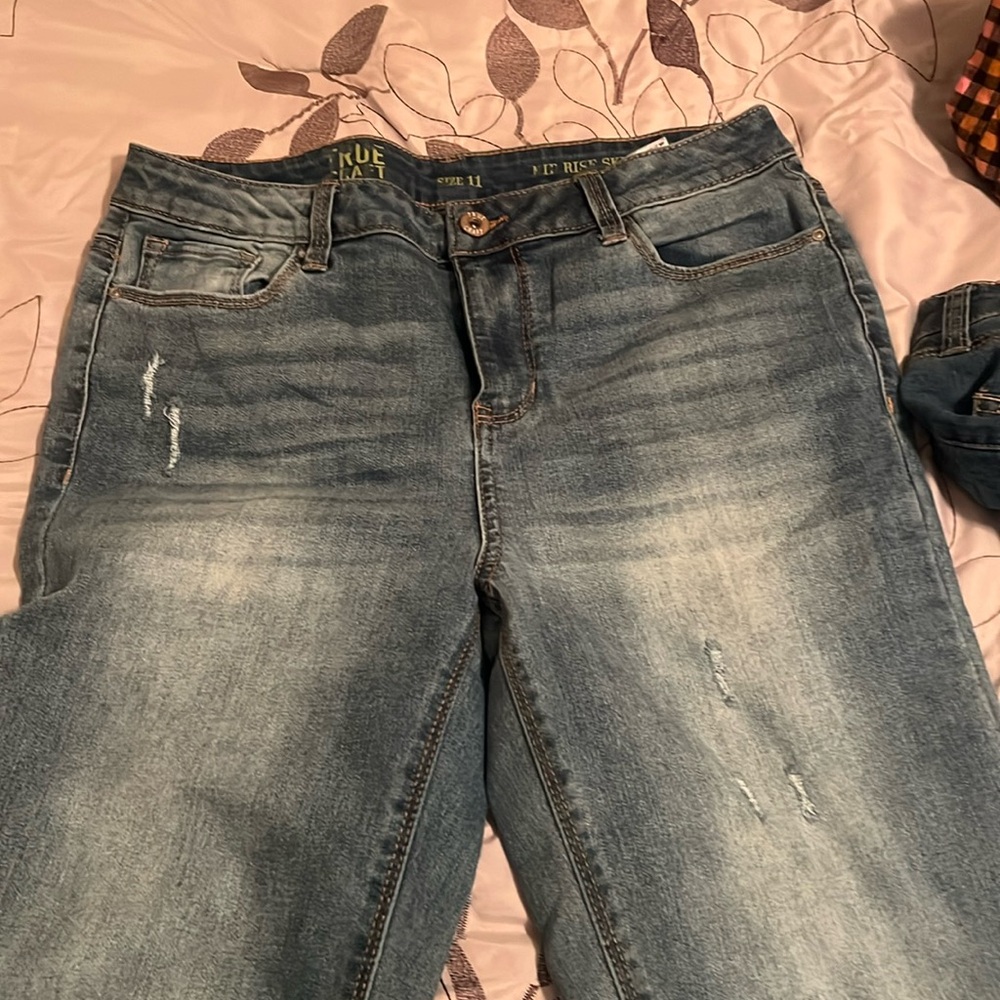 Mid rise skinny jeans
